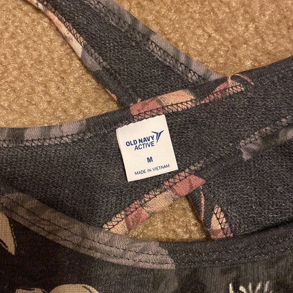 Old Navy Active Sweatshirt Open Back - Picture 4 of 7
